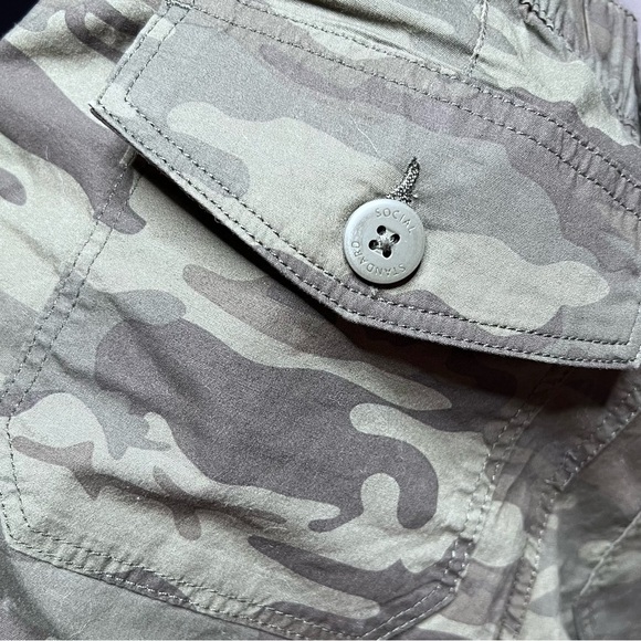 New with Tags Sanctuary Social Standard Women's Hero Relaxed Camo Utility Shorts - Picture 12 of 16